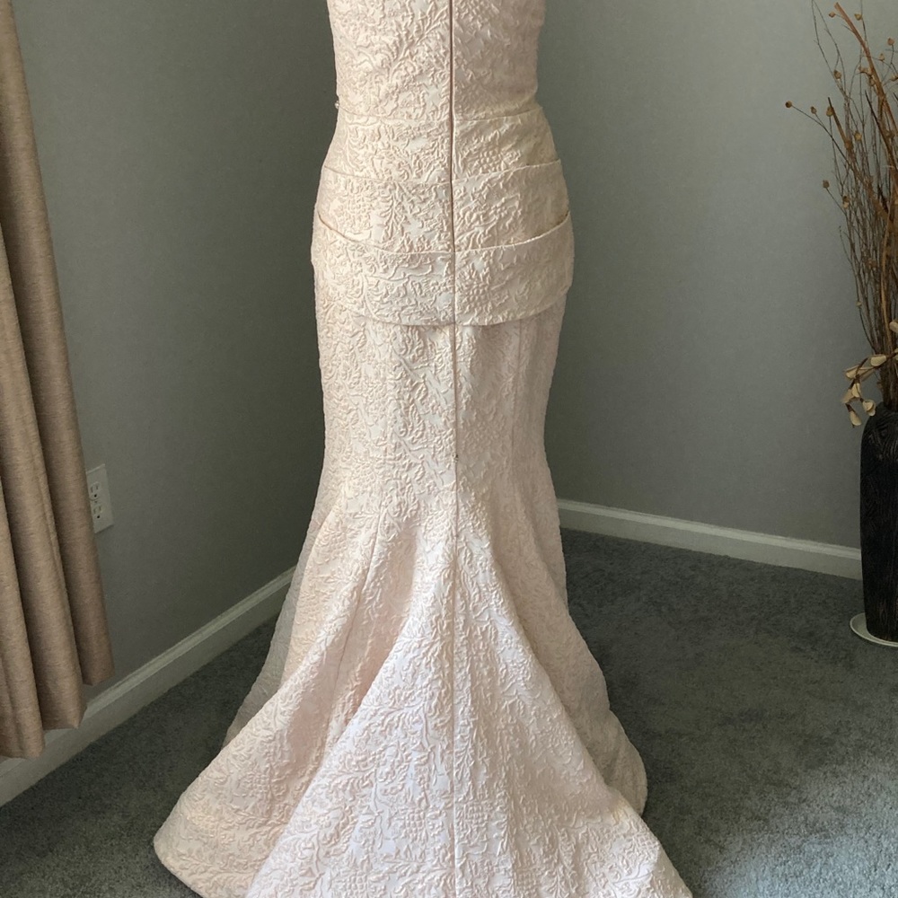 Dress - Picture 3 of 8